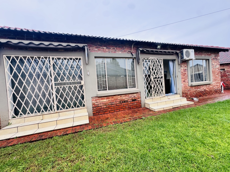 3 Bedroom Property for Sale in Flamwood North West